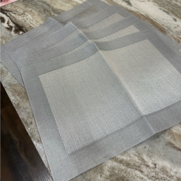 Holiday / Christmas SILVER Placemats. Set of 4. New . Crease will flatten. - Picture 2 of 4